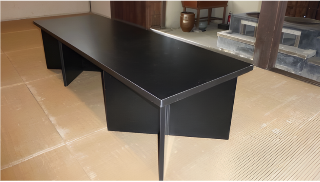 黒色メラミン仕上げテーブル / Black melamine table