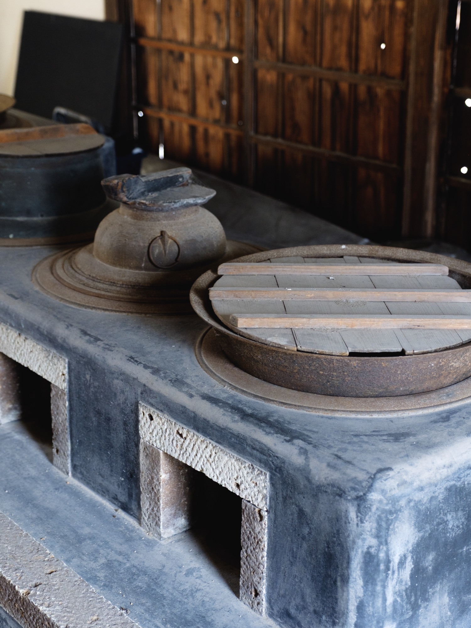 土間に残るかまど / A kamado stove still standing in the kitchen